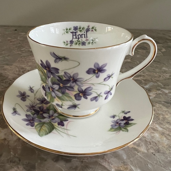 Vintage Duchess 'April' Cup & Saucer - Picture 2 of 12